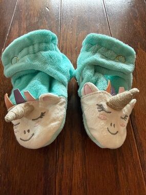 Robeez Unicorn Baby Snap Booties 0-3 months